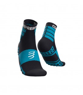 Calcetines Compressport Training Socks en color negro y azul disponible al mejor precio en tu tienda online de moda y deportes www.chemasport.es