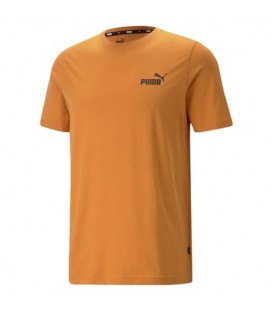 Camiseta Puma Ess Small Logo Tee para hombre en color naranja disponible al mejor precio en tu tienda online de moda y deportes www.chemasport.es