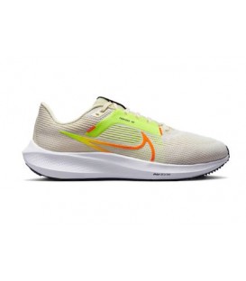 Zapatillas Nike Air Zoom Pegasus 40 M para hombre en color blanco disponible al mejor precio en tu tienda online de moda y deportes www.chemasport.es
