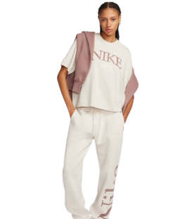 Camiseta Nike Classcis para mujer en color beis disponible al mejor precio en tu tienda online de moda y deportes www.chemasport.es